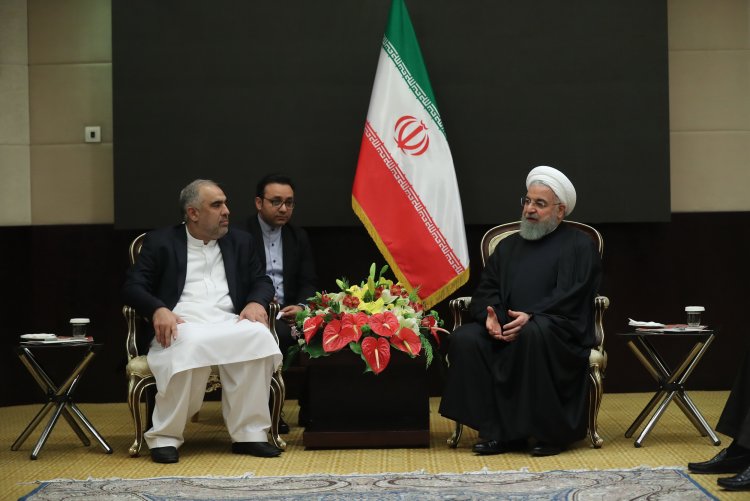 جدیت و تلاش همگانی برای مبارزه با تروریسم و افراطی‌گری بسیار حائز اهمیت است/ آماده توسعه مناسبات همه‌جانبه میان تهران-اسلام آباد هستیم/ تاکید بر ضرورت فعالیت جدی تر ارتش پاکستان برای آزادی ۷ مرزبان ایرانی

