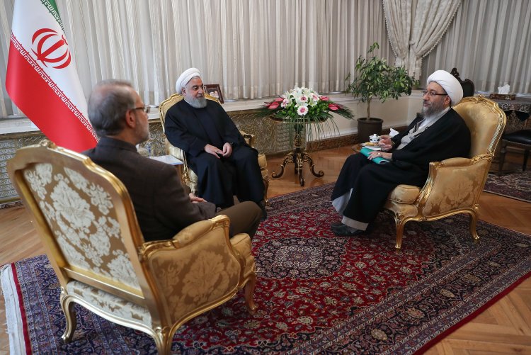 تبادل نظر سران قوا درباره مسایل اقتصادی و سیاسی کشور و منطقه‌/ لایحه بودجه به زودی تقدیم مجلس شورای اسلامی می شود / به رغم تلاش آمریکایی ها ، آرامش مردم بعد از 13 آبان مقداری بیشتر شده است/ افزایش بیش از 13 درصدی صادرات در سال جاری/ راه‌حل مطمئن برای درآمدهای ارزی کشور با تدوین چگونگی بازگشت ارز حاصل از صادرات غیرنفتی به بازار/ صادرات نفت ما بعد از 13 آبان به مراتب بهتر از قبل از آن شده است/ ما همواره از مذاکرات یمنی – یمنی پشتیبانی می کنیم/ پروژه‌های ناتمام با تصمیم سران قوا به مردم واگذار می شود