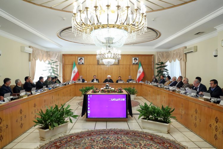 گزارش وزارتخانه های علوم و کشور از روند رسیدگی به علل وقوع حادثه واحد علوم و تحقیقات دانشگاه آزاد اسلامی ارائه شد/ ماموریت رئیس جمهور به وزرای علوم و کشور و معاونت علمی و فناوری رئیس جمهور برای تشکیل هیأت رسیدگی به این حادثه/ گزارش بانک مرکزی از روند شاخص بهای تولیدکننده در آذر 97 / مجوز انعقاد قرارداد مشارکت برای اجرای پروژه احداث راه آهن جوین-اسفراین-بجنورد صادر شد/ مهلت ارایه اسناد حمل حواله های ارزی توسط واردکنندگان افزایش یافت