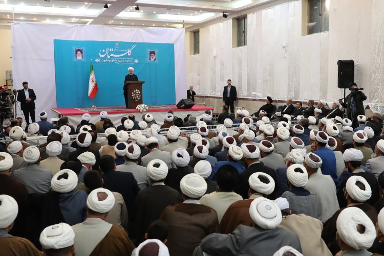 همه علما و اندیشمندان شیعه و اهل تسنن، مبلغ اسلام و سیره پیامبر و اهل بیت علیهم السلام هستند /امواج فناوری از ما اجازه نمی گیرند؛ باید از شیوه های جدید استفاده و در فضای مجازی فعال باشیم/ دی ماه 41، 56 و 57 سه مرحله مهم در شکل گیری و پیروزی انقلاب اسلامی بود / حوزه های علمیه و اندیشمندان نقش مهمی در ترویج معنویت، پاکی، وفای به عهد، صداقت و فداکاری دارند/ برای موفقیت در برابر دشمن، راهی جز بازگشت به سیره عملی پیامبر (ص) نداریم/تسلیت به خانواده شهدای پرسنل هواپیمای 707 نیروی هوایی ارتش