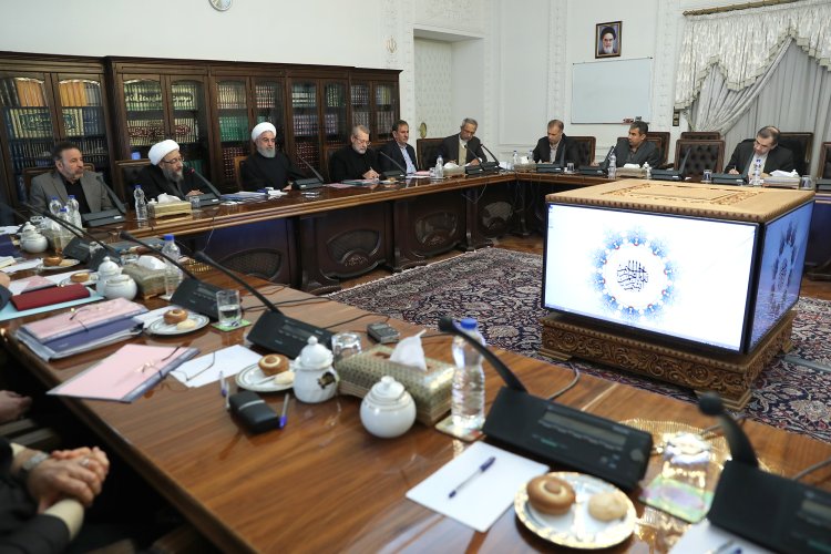 مدیران کشور و رسانه‌ها، با تشریح پیشرفت‌های 40 ساله تلاش ملت و دولت و تقویت وحدت و اقتدار را به نمایش بگذارند/ تسریع در روند تصویب لایحه واگذاری سهام عدالت/ تأکید بر تداوم حمایت دولت از اقشار کم درآمد