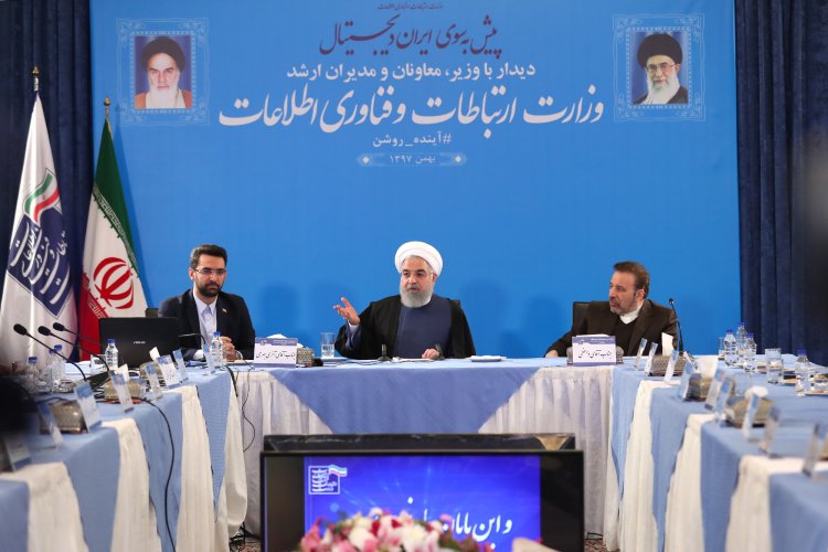 مقاومت در برابر فناوری ها و تحولات نوین، رویکردی قدیمی است/ شناخت درست و فرهنگ سازی، تنها راه مدیریت و پیشگیری از مشکلات فناوری است/ نمی توانیم زندگی مردم را از تحولات فناوری و ارتباطی جدا کنیم/مبارزه با خواست عموم مردم، شرعی و قانونی نیست/ جوانان و نوجوانان بیش از همه از اثرات منفی فیلترینگ آسیب می بینند/ در جهان شبکه ای، درخت ممنوعه نسازیم؛ فرهنگ سازی کنیم/ فناوری های ارتباطی و فضای مجازی بهترین ابزار برای شفافیت و مقابله با رانت و فساد است/ مهمترین اولویت امروز کشور اشتغال جوانان است/ ملت ما در دمکراسی، آزادی و علم پیشتاز منطقه بوده؛ قادریم پیشتاز فناوری و علم هم باشیم