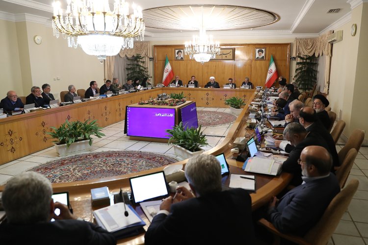 ملت ایران در  22 بهمن سنگ تمام گذاشت/ راهی را که 40 سال قبل آغاز کردیم را با قدرت ادامه می دهیم / هویت ملی ما با فرهنگ و هویت اسلامی گره خورده است / توطئه‌های آمریکا، نمی‌تواند در اراده مردم ما تأثیرگذار باشد/دولت در خط مقدم مبارزه با جنگ اقتصادی دشمن است/ با حمایت و اتحاد مردم، صد در صد از مشکلات عبور می‌کنیم / اهل گفتگو هستیم اما فشار و تحمیل نمی‌پذیریم / با خدمت بیشتر باید پاسخگوی حضور مردم باشیم