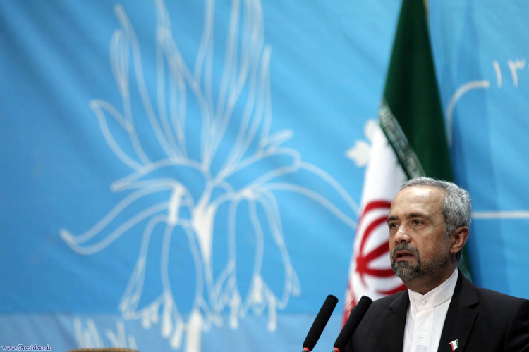 
برنامه های دولت برای خروج از رکود بدون ایجاد تورم/ باید با توطئه انزوای اقتصاد ایران مقابله کنیم/ بنای کار دولت اعتماد به مردم است/ راه حل دراز مدت برای کاهش قیمت خودرو، رقابتی کردن بازار است