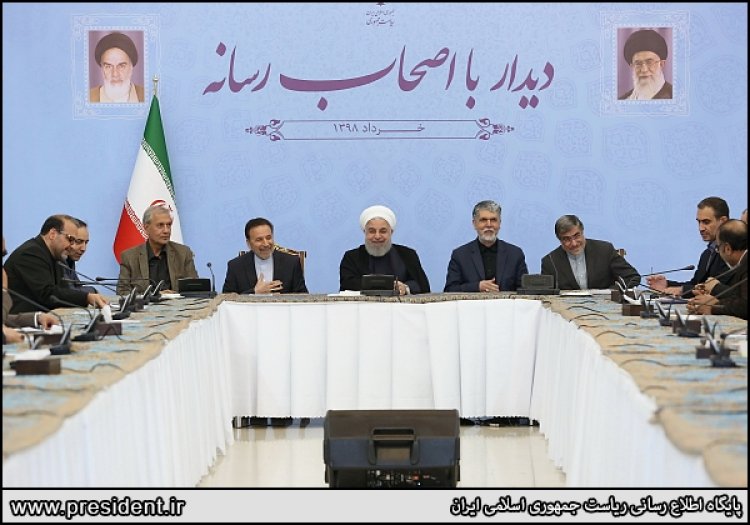 وحدت فکر و اعتماد به یکدیگر از ملزومات اصلی پیروزی در جنگ اقتصادی آمریکا علیه ایران اسلامی است/ قطعا از رنج و مشکلات مردم خبر دارم/ اصل 59 قانون اساسی، بن‌بست شکن است/ قطعاً پیروز میدان مبارزه با آمریکا هستیم/ اعضای دولت یازدهم و دوازدهم همواره در میان مردم بوده و هستند/ اقدامات و دستاوردهای دولت برای امید آفرینی به مردم از سوی رسانه‌ها اطلاع‌رسانی شود/ فشار به دولت و ناچیز شمردن تلاش‌های آن با اهداف سیاسی و انتخاباتی، خیانت به تاریخ و ملت ایران است/ حضرت علی(ع) همان حکومت عدلی است که توأم با مظلومیت بی‌نظیر تاریخی بود

 