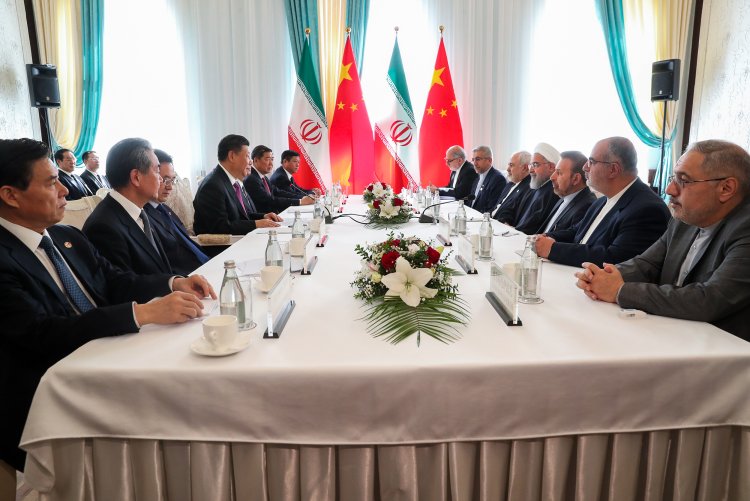 روابط با چین همواره برای ایران راهبردی بوده و خواهد بود/ ایستادگی  ایران و چین در برابر یکجانبه گرایی آمریکا به نفع آسیا و جهان است/ ملت ایران در برابر فشارهای خارجی متحد تر و مقاوم تر می شود/ استقبال تهران از ادامه همکاری و اجرای پروژه های مشترک با پکن در زمینه های انرژی، حمل و نقل و صنعت


