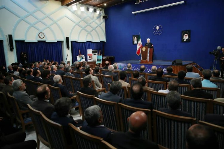 جهاد دانشگاهی، نامی مقدس و مجمع نیروهای خلاق، مخلص و با انگیزه است/نیاز ملت و دولت به تلاش نخبگان از هر زمان دیگری بیشتر است/ آمریکا از شکستن استقلال ملت ایران کاملا نا امید شده است/ دانشمندان و نخبگان کشور قادرند تحریم را به فرصت تبدیل کنند/ زدن پهپاد آمریکایی، هنر ایرانی بود/ هر کس به مرزهای ما تجاوز نکند ایمن خواهد بود



