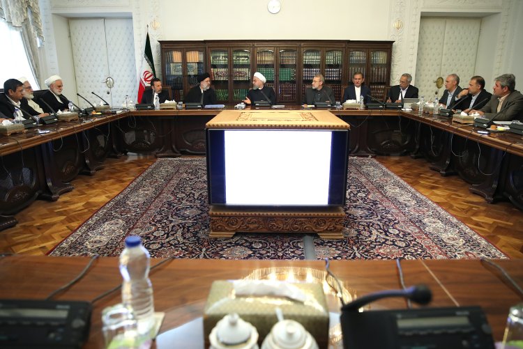 در جلسه شورای عالی هماهنگی اقتصادی به ریاست دکتر روحانی؛ اختیارات بانک مرکزی در خصوص مدیریت  بازار ارز تمدید شد