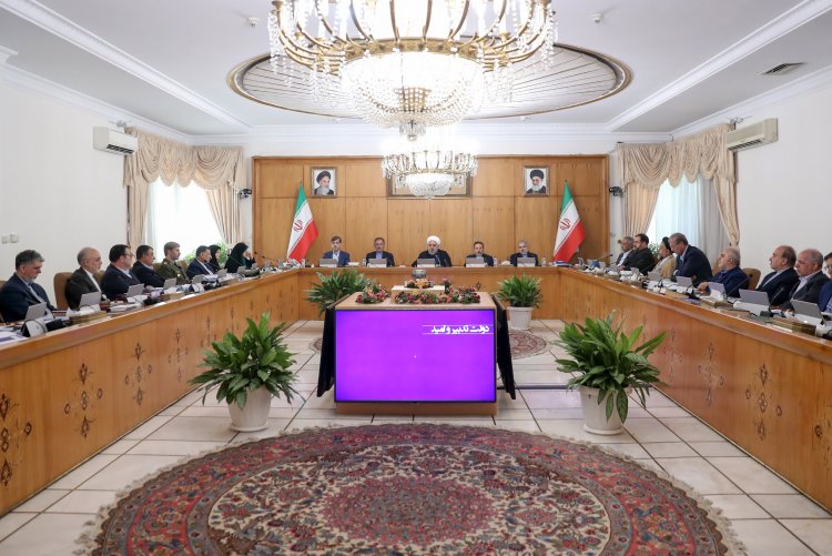 دوران اثرگذاری فشار حداکثری به پایان رسیده است/آمار ایجاد اشتغال طی یکسال اخیر افتخارآمیز است/ نگرانی دولت ترکیه در مرزهای جنوبی آن کشور باید برطرف شود؛ راه‌حل، خروج آمریکا و حضور ارتش سوریه است / قدرت ایرانی، امروز از هر زمان دیگری بیشتر است / تولید صنایع بورسی 1.2 درصد رشد داشته است / زودتر از هر سال مطالبات گندم‌کاران را دادیم؛ این نشانه کارآمدی دولت در شرایط سخت اقتصادی است / پیروزی این جناح و یا آن جناح در انتخابات مهم نیست، اجازه دهیم ملت پیروز شود/ نباید فکر کنیم که با تنگتر شدن فیلتر در انتخابات، نتیجه مثبت‌تر خواهد بود/ اربعین یکی از معجزات تاریخی است/ تجلیل از محبت و پذیرایی مردم عراق نسبت به زوار امام حسین(ع)/راهپیمایی عظیم اربعین حسینی قدرت‌نمایی بزرگ سیاسی، فرهنگی و معنوی است

