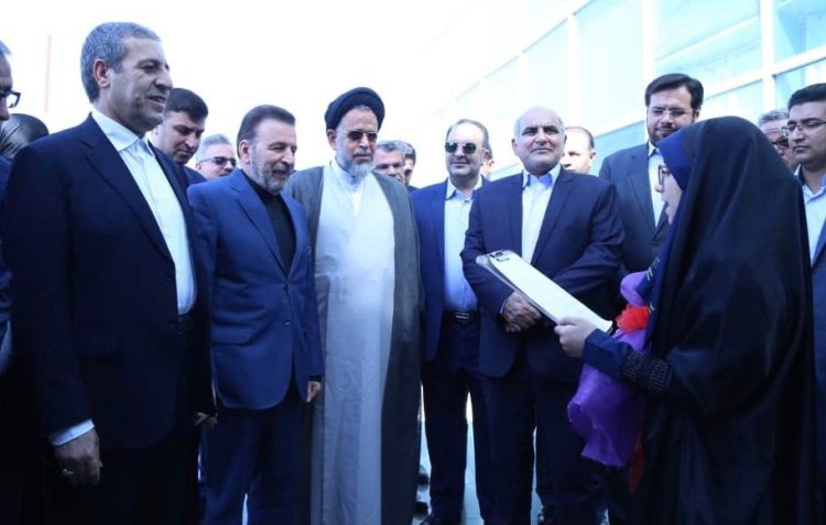 دکتر واعظی وارد شهرستان عسلویه شد

