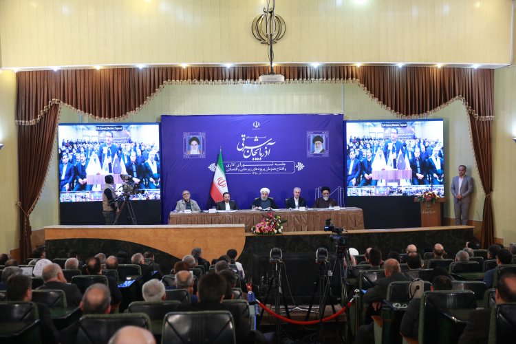 هرچقدر خدمت کنیم در برابر عظمت مردم ناچیز است / توسعه شبکه راه آهن موجب تحول در کشور می شود/ در دولت یازدهم و دوازدهم علاوه بر مذاکرات برجام کارهای بسیار بزرگی انجام شده است/ تسلیم ناپذیری ملت ایران یک افتخار بزرگ است/ فرهنگ بسیجی یعنی انجام کار و خدمت داوطلبانه/ قدردانی از ایفای نقش ارزشمند بسیج در کشور/ بسیج همواره پشتوانه نظام بوده و خواهد بود/حضور همیشگی مردم در صحنه حماسه بزرگی است که دنیا را تکان می دهد/ تاکید بر اهمیت موضوع محیط زیست برای دولت/ ایجاد تحول در حوزه کسب و کار با توسعه فضای مجازی/ هدف از طرح اصلاح قیمت بنزین کمک به مردم بود/ دولت از انتقادات صاحب نظران استقبال می کند