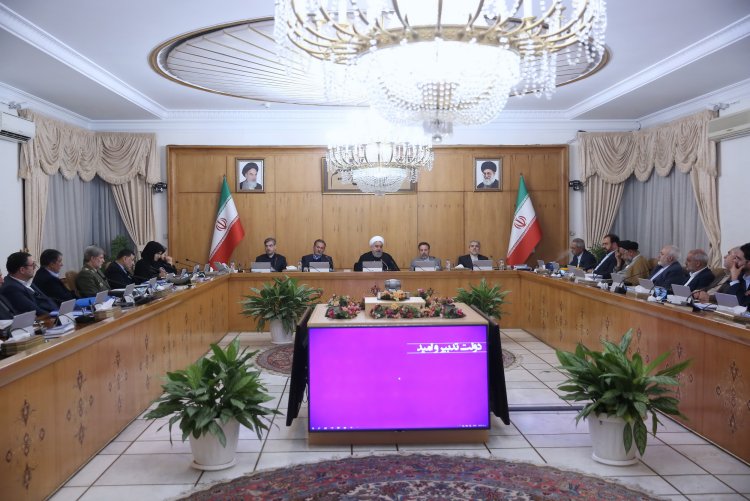 ارز ۴۲۰۰ تومانی برای تأمین کالا‌های اساسی، دارو و تجهیزات پزشکی تصویب شد

