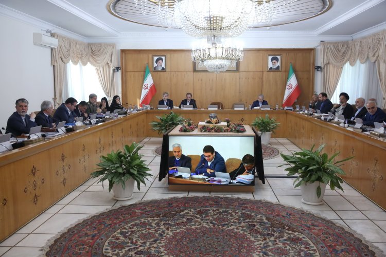 هفت تصمیم هیات دولت برای کاستن از آلودگی هوای کلانشهرها/ گزارش بانک مرکزی به هیات دولت از رشد اقتصاد غیرنفتی کشور در شش ماهه اول سال ۹۸ 