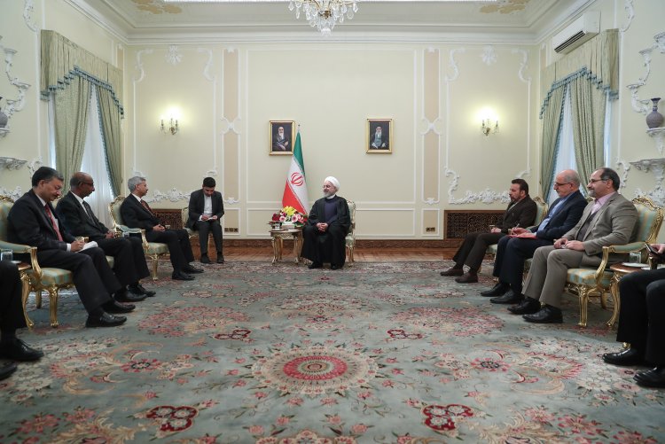 آمریکا ناگزیر است قبل یا بعد از انتخابات ریاست جمهوری  دست از فشار حداکثری بر ایران بردارد/ نشست کمیسیون مشترک همکاری‌های ایران و هند موجب تحرک در مسیر توسعه مناسبات همه جانبه دو کشور است/ ایران به دنبال کاهش تنش‌ها و تأمین و حفظ امنیت پایدار در منطقه بویژه در خلیج فارس و دریای عمان است/ تکمیل راه‌آهن چابهار به زاهدان می‌تواند موجب تحول در همکاری‌های تجاری منطقه و انتقال کالا از مسیری کوتاه و ارزان شود