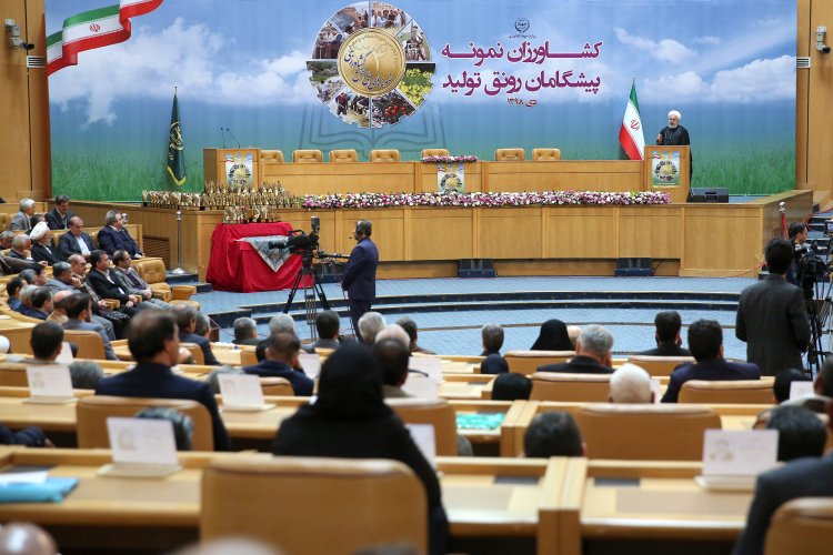 پرونده هواپیمای اوکراینی، یک پرونده عادی و معمولی نیست؛ قوه قضاییه برای رسیدگی به موضوع ، دادگاهی ویژه با قاضی عالیرتبه تشکیل دهد/مسوولان مرتبط در پرونده این هواپیما، همه پروسه را از صبح چهارشنبه تا جلسه شورای عالی امنیت ملی در عصر جمعه، برای مردم توضیح دهند/  قدردانی از همکاری خوب نیروهای مسلح/ اقدامات این دولت در بخش زمین و آب برای ده‌ها سال دیگر در کشور باقی خواهد ماند