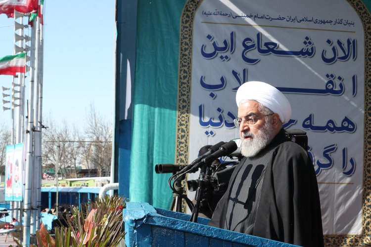 کار انقلابی این است که اقدامی بکنیم که همه احساس پیروزی کنند؛خوشحال کردن 83 میلیون ایرانی یعنی انجام کار انقلابی/شهید سلیمانی هم سردار میدان جنگ و هم یک دیپلمات ارشد در مذاکره بود/ دعوای ما با آمریکا دعوای انتخاب است؛ ما می گوییم مردم ایران حق انتخاب دارند و دشمنان می گویند حق انتخاب ندارید و باید به 41 سال پیش بازگردید /به عقب برنمی گردیم و به مسیر تعالی و پیشرفت ادامه می دهیم/ باید به هر چه مردم از ما می خواهند عمل کنیم / جمهوریت و اسلامیت در کنار هم هستند؛ تضعیف جمهوریت، تقویت اسلامیت نیست/حضور مردم و رای مردم باعث استحکام نظام است/پایان امسال تولید روزانه گاز کشور به یکهزار میلیون متر مکعب می رسد/انتخابات و صندوق رأی، منجی است؛ انتقاد باشد اما خواهش می کنم انفعال و قهر با صندوق نباشد
