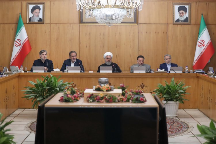 مجلس، مجلس همه است و همگان باید با آن همکاری کنند و مجلس هم موظف به همکاری با همه نهادهای نظام است/ قدردانی از حضور مردم در انتخابات مجلس شورای اسلامی/ هدف ما کنترل بیماری کرونا در کوتاه‌ترین زمان با کمترین تلفات ممکن است / مسوولیت و فرماندهی با وزیر بهداشت، درمان و آموزش پزشکی است و اقدامات خودسرانه افراد یا دستگاه‌ها به هیچ وجه تحمل نخواهد شد/حق ملت بزرگ ایران به عنوان پیشتاز مبارزه با تروریسم و پولشویی نبود که در لیست اقدام تقابلی یک نهاد بین‌المللی قرار گیرد