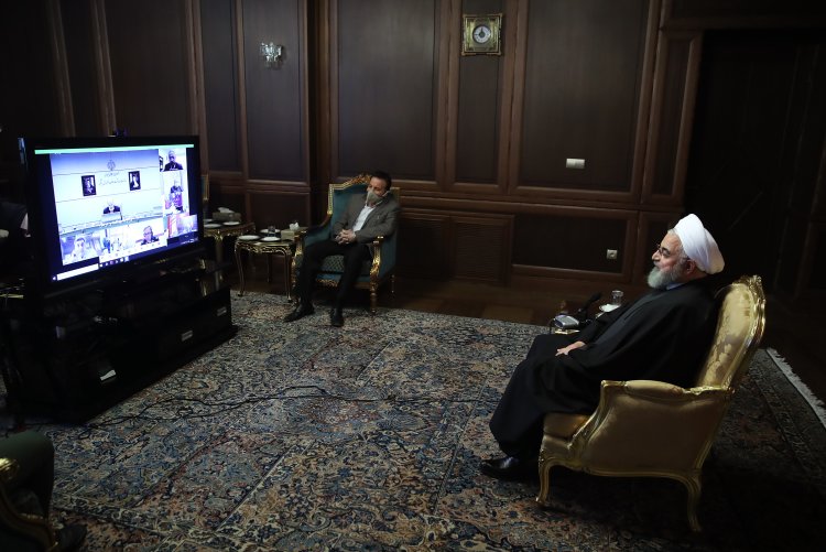 پزشکان، پرستاران و کادر درمانی بار سنگینی بر دوش دارند؛ قدردان آنها هستیم /  تشکر از مقام معظم رهبری برای صدور فرمان فعال شدن قرارگاه بهداشتی و درمانی نیرو‌های مسلح / تأکید بر اجتناب از سفر و جابجایی در ایام نوروز و ضرورت ماندن مردم در خانه

