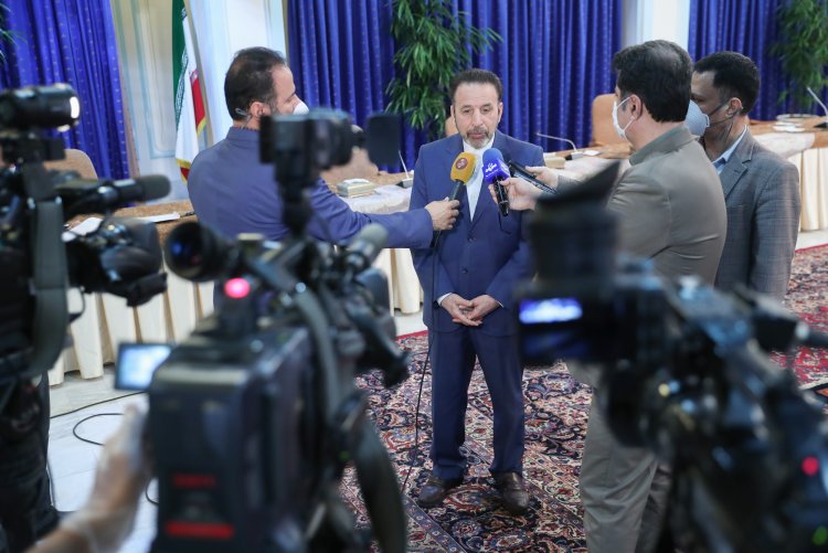 دولت اهتمام و اهمیت خاصی به عملکرد متوازن بازار سرمایه و بازار مالی قایل است/ حفظ سلامتی و معیشت مردم یک وظیفه اساسی است

