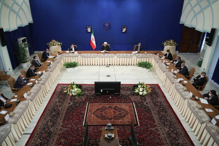 ملت ایران در مقابله با ویروس کرونا، با اتحاد، انسجام و همبستگی یک معجزه تاریخی انجام داد/ تجربه حاکمیت واحد، کشور را به افق روشنی می رساند/ موفقیت در مقابله با کرونا در ایران مرهون  وجود یک تیم منسجم بهداشتی و درمانی در نوک پیکان مبارزه با کرونا بود / افزایش دو برابری تخت های بیمارستانی کشور در دولت تدبیر و امید، مانع از کمبود تخت در دوره مبارزه با کرونا شد/رسانه ها در آگاه کردن مردم و اطلاع رسانی درست، بار سنگینی بر دوش دارند/رسانه ها امیدآفرینی کنند/ نباید دچار این خطای راهبردی شویم که تضعیف دولت، تضعیف نظام نیست / تقدیر از نقش مهم رسانه های همگانی در تقویت انسجام عمومی و عبور موفقیت آمیز از مرحله سخت مبارزه با کرونا

