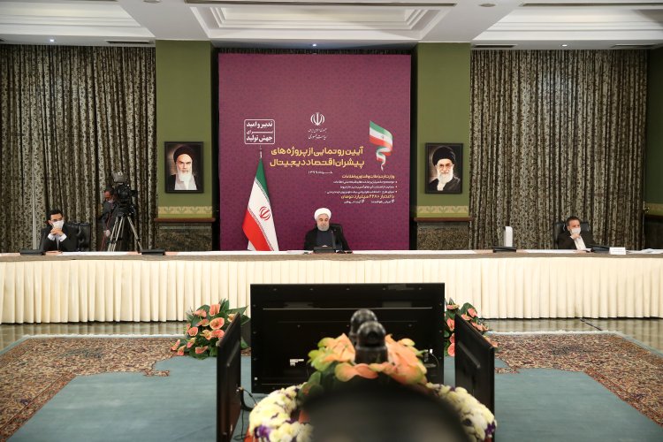 اقتصاد دیجیتال امروز فضای بزرگ و مهمی برای کشور است/از طریق فضای مجازی و سیستم الکترونیک می توانیم شفاف سازی کرده و با فساد مبارزه کنیم/ از آغاز دولت یازدهم، با آماده کردن زیرساخت ها کار بسیار بزرگی برای توسعه اقتصاد دیجیتال انجام شده است /رساندن سهم اقتصاد دانش بنیان و دیجیتال در تولید ناخالص داخلی به 6.5 درصد، رقم خوبی است/دستور به وزیر ارتباطات برای برداشتن قدم های بسیار مهم در دولت الکترونیک/ تاکید بر ایجاد شرایط مناسب اقتصادی و علمی و فناوری و رفاه مردم در کشور در سایه اقتصاد دیجیتال