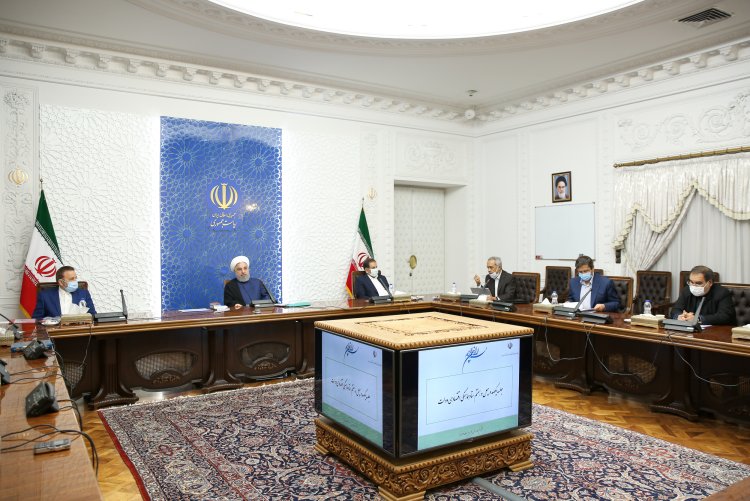 تاکید رئیس جمهور بر زمان بندی شفاف عرضه اوراق مالی برای جذب مشارکت فعالان اقتصادی در بازار تولید و سرمایه/ گزارش بانک مرکزی از کاهش رشد نقدینگی در کشور نسبت به سال 98
