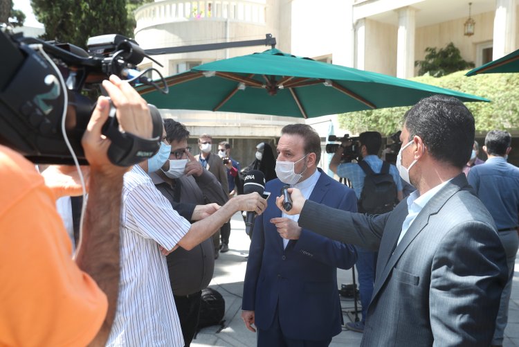 طرح مساله شکایت آمریکا از ایران در شورای امنیت بدلیل نقض توافق هسته ای، به یک شکست دیگری برای واشنگتن می انجامد/ طرح بکارگیری مکانیسم ماشه بدلیل وضعیت خیلی ضعیف آقای ترامپ در انتخابات و انحراف افکار عمومی آمریکا است/ سیاست کلی رئیس جمهور و دولت افزایش حقوق بازنشستگان و حقوق بگیران با درآمد پایین است/ در حدود یکصد نوع واکسن در کشور در حال ساخت است