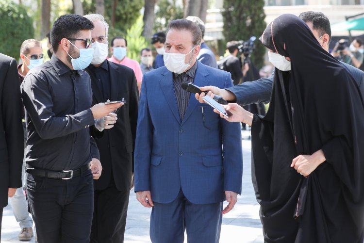 نباید با بورس هیجانی برخورد کرد/  در زمینه بورس تنها شورای عالی بورس تصمیم گیری می کند/ حجم روابط بین ایران و ترکیه در سال تا 30 میلیارد دلار افزایش می یابد/ دستورات رئیس جمهور به وزارت صمت برای تمرکز در بازار خودرو/ کارخانجات خودروسازی موظف به عرضه تولیدات خود در بازار هستند/ احتمال معرفی گزینه پیشنهادی وزارت صمت در هفته آینده 