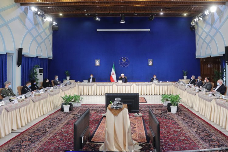 شکست آمریکا در آغاز مکانیزم ماشه از پیروزی های بزرگ تاریخی ایران است/ مکانیزمی شروع نشده که به نتیجه برسد؛ آمریکای تنهای رسوا دنبال این است که شنبه و یکشنبه برای خودش شادمانی درست کند/ روز شنبه و یکشنبه روز پیروزی ملت ایران و شکست آمریکا است/ امروز هم باید به همان ریسمان الهی و مسیر صبر و مقاومت و ایستادگی دوران دفاع مقدس تمسک بجوییم/ رشد ما در سه ماهه اول از منهای یک هم پایین تر و منهای شش دهم درصد است/ اینترنت دانش آموزان و 700 هزار معلم رایگان شده و اینترنت دانشجویان هم رایگان می شود/ دستور به معاون اول رئیس جمهور برای رسیدگی به حل مشکل توزیع کالا/ ما در جنگ اقتصادی، ظالمانه و غیرانسانی هستیم نه در تحریم