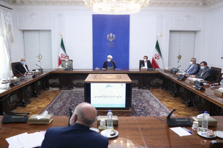 حفظ سلامت و جان مردم اولویت اول دولت است/ در وضعیت فعلی، دلیلی برای محدودیت در تامین کالاهای ضروری و دارو وجود ندارد/ دستگاه‏های ذیربط موظف و مکلف به تلاش مضاعف برای تسهیل دسترسی مردم به کالا و داروهای مورد نیاز هستند/ گذر از شرایط کنونی اقتصادی و کم کردن فشار بر اقشار کم برخوردار هدف اصلی دولت است

