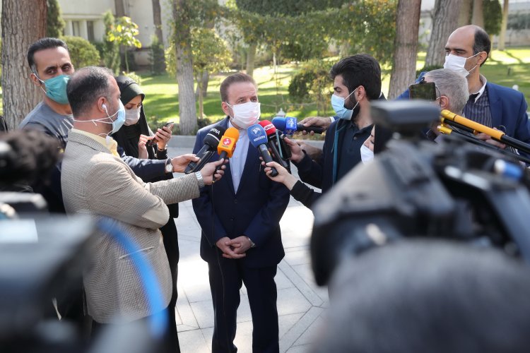 دستور رئیس جمهور به رئیس کل بانک مرکزی و مسوولین ذیربط برای واقعی کردن قیمت دلار/ درخصوص تعطیلات هفته آینده در جلسه ستاد کرونا تصمیم گیری خواهد شد؛ تفویض اختیار به ستادهای استانی مقابله با کرونا/  تحریم های اخیر آمریکا علیه ایران با اهداف انتخاباتی است/ ادبیات فحاشی، تهدید و طلب اعدام شایسته جایگاه والای مجلس نیست/ تحریم های آمریکا موجب افزایش تاب آوری و خودکفایی کشور شده است