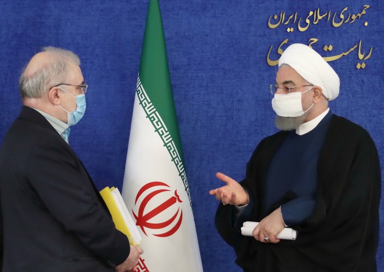 مسیر به سمت قله دشوار و بار بس سنگین است، جز صبر، بردباری، ایثار، فداکاری و تدبیر چاره ای نیست/ دست همه فداکاران و مدافعان سلامت را می بوسم/ همان طور که خطر ویروس را نباید دست کم بگیریم، تحریم بی سابقه و ضد بشری دشمن را هم نباید کوچک بشماریم 