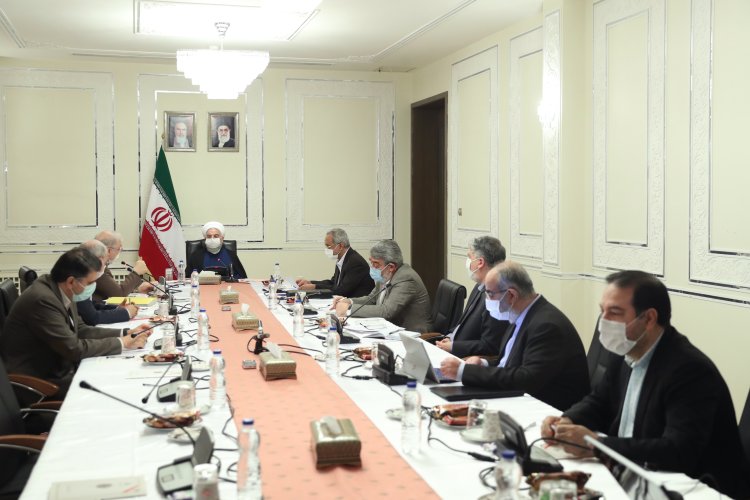 مداخله فوری از طریق اعمال محدودیت های شدید برای مدت دو هفته در مناطق قرمز راه کاری موثر است / قرارگاه عملیاتی ستاد ملی موظف است بر اجرای مصوبات از جمله طرح دور کاری در تمامی دستگاه های دولتی و غیر دولتی نظارت دقیق انجام دهد/  اعمال محدودیت ها در مراکز 25 استان کشور گامی موثر در روند مبارزه با بیماری کرونا است/ تاکید بر لزوم حرکت هماهنگ و نظام مند تمامی ارکان دخیل بویژه قرارگاه عملیاتی برای نظارت بر روند اجرای مصوبات ستاد ملی مبارزه با کرونا