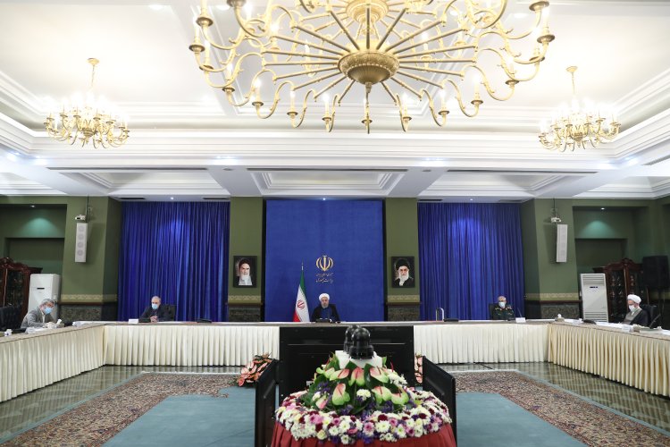 قدردانی از مقاومت بی نظیر ملت ایران در برابر تروریسم اقتصادی حاکمان کاخ سفید؛ امیدواریم دولت آینده آمریکا با درس آموزی از این تجربه سه ساله، به همه تعهدات خودش بازگردد/ ملت ایران تا سرفرود آوردن طرف مقابل در برابر قانون و مقررات به مقاومت و صبوری خود ادامه می‌دهد / پایان فعالیت روزانه مشاغل و صنوف در تهران و مراکز استانها از 20 آبان تا 20 آذر ساعت 18 خواهد بود/ چاره ای نداریم جز اینکه ارتباطات اجتماعی را از چهره به چهره به الکترونیکی و فضای مجازی تغییر دهیم/ تمام تلاش ما، تداوم حرکت تولید، جلوگیری از ایجاد مشکل در معیشت و به خطر افتادن سلامت مردم است/اجتماعات و دورهمی های خانوادگی با توجه به فصل سرما، باعث گسترش کرونا شده است 
