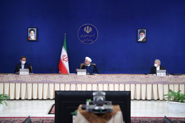 دولت ملزم به تدوین سریع برنامه جامع اقتصادی، سیاسی، اجتماعی و خارجی متناسب با تحولات جدید بین المللی شد/وزارت خارجه موظف به اقدام جدی برای جلب سرمایه گذاری خارجی با همکاری دستگاه های اقتصادی و مشارکت فعال بخش خصوصی شد/ دستور به بانک مرکزی برای تداوم  روند منطقی سازی نرخ ارز/ وزارتخانه های صنعت، معدن و تجارت، جهاد کشاورزی و دادگستری ملزم به اقدام جدی برای کاهش قیمت ها و مقابله با گرانفروشی شدند/ دعوت از کشورهای همسایه برای تعمیق روابط حسنه