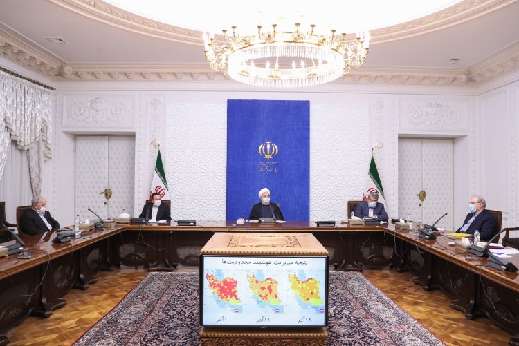 ساخت واکسن با کمک دانشمندان ایرانی و خرید آن از خارج از کشور در دستور کار است/مانع تراشی های دولت ترامپ در تامین نیازهای ضروری مردم از جمله واکسن، در ذهن و خاطر جهانیان خواهد ماند/ مردم بدانند همه دستگاه ها و بخش های مختلف در دولت، برای تهیه واکسن مطمئن و تضمین شده، تلاش می کنند/ برای جلوگیری از بازگشت شهرهای با وضعیت شکننده و لب مرز نارنجی به قرمز، مراقبت شود تا مجددا ناگزیر به وضع محدودیت های شدید نشویم / تاکید بر ضرورت پرهیز مردم از دورهمی‌ها و میهمانی‌های خانوادگی به ویژه در شب‌هایی مثل یلدا 