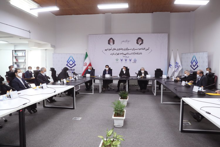 غلبه نگاه کیفی و خلاقیت‌محور در دانشگاه آزاد اسلامی بسیار ارزشمند است/ امروز نخبه‌پروری و بهره‌گیری از افراد خلاق پایه اصلی قدرت در میان جوامع است/ اهمیت دادن به خلاقیت باید در تمام عرصه‌ها مورد توجه قرار گیرد و اصلی‌ترین خاستگاه خلاقیت دانشگاه‌ها هستند/ راه اصلی تحقق جهش تولید، اولویت و اهمیت دادن به نوآوری است 