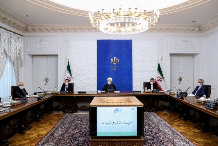 شورای عالی بورس باید برای حفظ تعادل در بازار سرمایه و شفافیت و صیانت از حقوق سرمایه‌گذاران تصمیمات لازم را اتخاذ و اجرایی کند/ گزارش تامین و توزیع دارو و تجهیزات پزشکی و نحوه تخصیص ارز ترجیحی بابت مصارف کالاهای دارویی و تجهیزات پزشکی/ دولت برای اختصاص ارز مورد نیاز بخش دارو و تجهیزات پزشکی اولویت خاصی قایل است