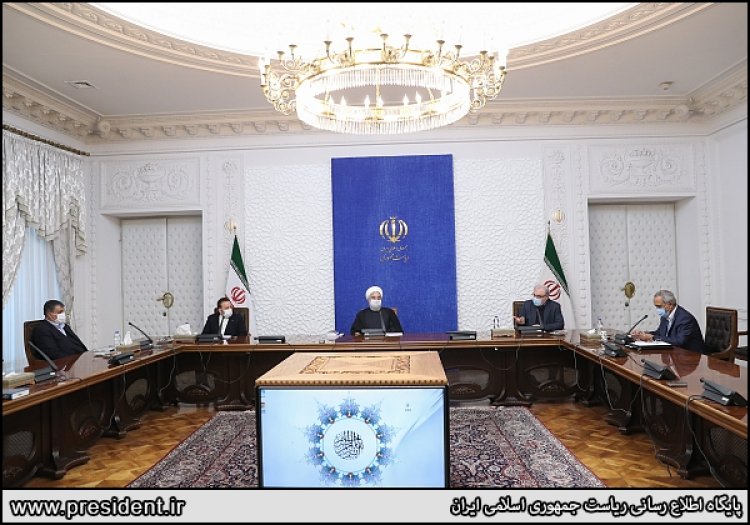 دولت مصمم است با ورود اولین محموله واکسن خریداری شده،عملیات واکسیناسیون را در کشور مطابق جدول طراحی شده، آغاز کند/ تامین واکسن کرونا جزو اولویت‌های کشور است/ اگر مانع تراشی‌ها و ایجاد محدودیت‌ها در تامین منابع خرید واکسن از سوی دولت قانون شکن ترامپ نبود، قطعا واکسیناسیون را خیلی زودتر می‌توانستیم آغاز کنیم/ با هماهنگی همه دستگاه‌ها و بهره‌گیری از تجربیات مهار سه موج قبلی، باید تلاش شود با همراهی مردم دررعایت کامل دستورالعمل‌ها  مانع شکل‌گیری موج چهارم شویم
