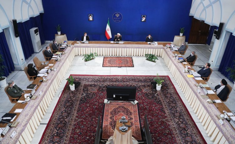 هیأت وزیران با محکوم کردن توهین به رئیس جمهور، خواستار تغییر رویه و رویکرد رسانه ملی نسبت به دولت شد

