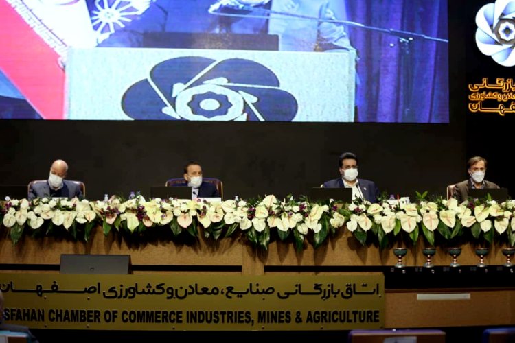 سیاست جدی و محوری دولت حمایت از بخش خصوصی است / با تامین امنیت سرمایه گذاری و رفع موانع، مشارکت بخش خصوصی و سرمایه گذاران را در بخش تولید افزایش دهیم / اصفهان با برخورداری از نیروی متخصص و کارآمد جایگاه ویژه ای در کشور دارد/  با بهبود شرایط بین المللی شرایط به سرعت درحال تغییر است/ با تلاش مسئولان و مقاومت مردم، فشار اقتصادی دشمن شکست خورد/ تاکید بر ضرورت تلاش همه جانبه برای افزایش تولید