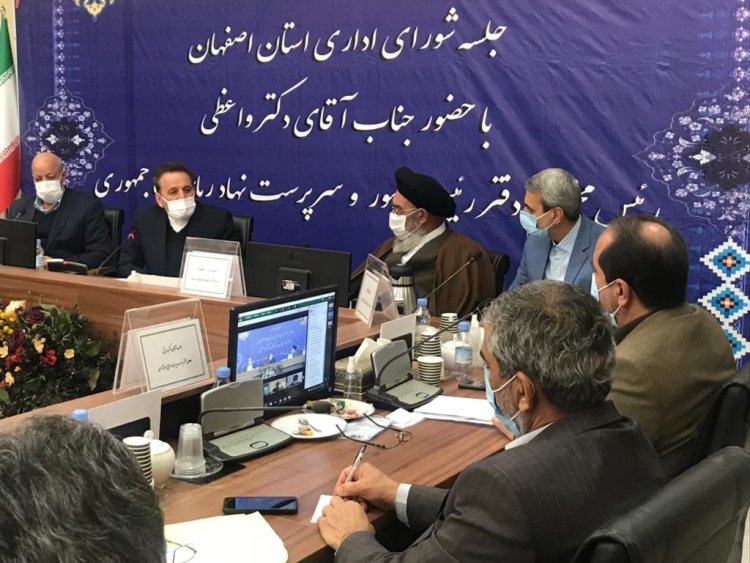 همدلی و همبستگی رمز موفقیت استان در مسیر توسعه و پیشرفت است/ تلاش دولت حل مشکلات استانها و کمک به رشد و توسعه متوازن کشور است / اختصاص 300 میلیارد تومان با دستور رئیس جمهور برای آب شرب اصفهان/ اعتقاد دولت همواره این بوده که نرخ امروز ارز واقعی نیست/ قیمت ارز را نمی‌توان دستوری تعیین کرد عرضه و تقاضا در بازار آن را تعیین می‌کند