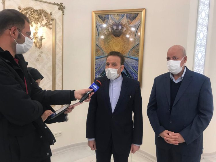 همدلی، همت و تلاش مسئولان استان اصفهان مایه خوشحالی است/ امیدوارم سال آینده با رفع تحریم‌ها فعالیت‌های اقتصادی پررونق‌تر از امسال باشد/ همدلی میان مسئولان سرمایه ذی‌قیمتی برای تسریع مسیر حل مشکلات و پیشرفت استان است/ انتقال آب از خلیج فارس به اصفهان تحولی بزرگ در استان ایجاد خواهد کرد