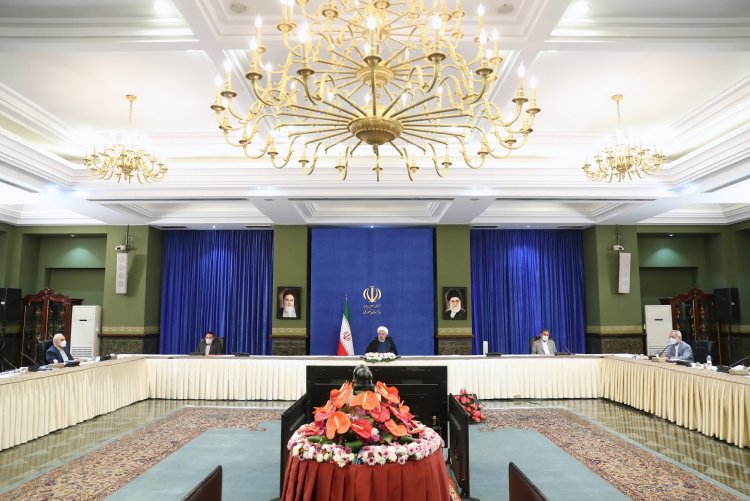 دولت برنامه شعار سال را با همه توان دنبال خواهد کرد / سال 1400 سال شکوفایی اقتصادی ایران و پایان دوران سخت و جنگ اقتصادی است / دولت تا روز پایانی فعالیت خود، با نشاط و پویایی به تلاش برای افزایش تولید و توسعه کشور ادامه خواهد داد / تمام تلاش ما این است که کشور را با رفع تحریم و عبور از کرونا تحویل دولت بعدی بدهیم / مأموریت ویژه به وزیران اقتصادی برای ارائه گزارش عملکرد جهش تولید و تسریع در برنامه عملیاتی سال مانع‌زدایی از تولید / تشکر از توجه مقام معظم رهبری به موضوع مهم تولید در نامگذاری شعار سال

