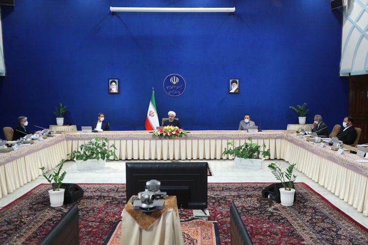  تفسیر 12 فروردین و روز جمهوری اسلامی یعنی میزان رای ملت است/ 12 فروردین یک روز نیست بلکه یک فرهنگ و یک راه برای حل معضلات پیچیده و اساسی در کشور است /  جمهوریت، اسلامیت و ایران سه پایه اصلی نظام جمهوری اسلامی است/ انتخابات از مسائل مهم پیش روی ما است/ اگر روزی انتخابات از نظر مردم بیفتد، به معنای پایان انقلاب است/ راه حل مشکلات پیچیده در کشور فقط اصل 59 قانون اساسی است/ 12 فروردین که به آن افتخار می کنیم یک همه پرسی و رفراندوم است/ تحریم یک ظلم بزرگ روی سر مردم است که باید برداشته شود