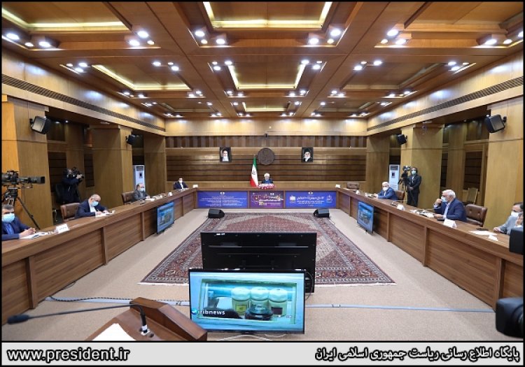 تمام فعالیت‌های هسته‌ای ایران صلح آمیز و برای اهداف غیرنظامی است/ یکی از آثار پرافتخار برجام این بود که فناوری هسته‌ای را در ایران به طور کامل قانونی کرد و حق ملت ایران را بازستاند/ تفکر غلط و نگرانی نابجا درمورد فعالیت‌های هسته‌ای صلح آمیز ایران، سالها برای ملت ما موجب دردسر شده است/ توسعه فناوری هسته‌ای در زمینه‌های مختلف از افتخارات دولت تدبیر و امید است/ عهد ما با دنیا ان.پی.تی است و ما بر عهد خود پایبند بوده‌ایم، شما چه کمک و همکاری با ما کرده‌اید/ آژانس انرژی اتمی، آمریکا، اروپا و کشورهای بزرگ صنعتی در این زمینه بدهکار ما هستند و باید این بدهی را پرداخت کنند