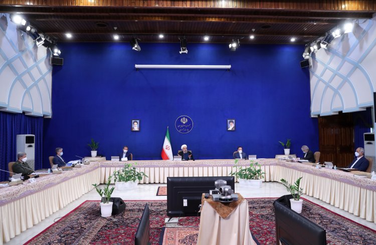  از مذاکرات وین نترسید، ما منطق قوی داریم و می توانیم دشمن را مجاب کنیم/ انتخابات برای ما بسیار مهم است ولی هیچ جناحی حق ندارد معیشت مردم را برای انتخابات به گروگان بگیرد/ غنی سازی 60 درصدی ایران پاسخ و مقابله با خباثت بود، نمی‌توانید جنایت کنید ما دست شما را می بریم/ با سانتریفیوژهای آی.آر.6 و غنی سازی 60 درصدی دو دست شما را زدیم/ کار شما تروریسم هسته‌ای بود پاسخ آن را دادیم/ چارچوب مذاکرات را مقام معظم رهبری به خوبی روشن و مشخص کرده اند

