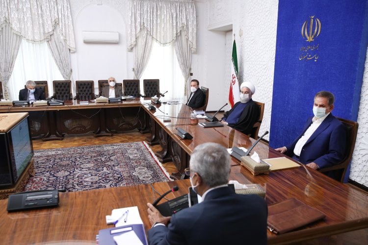 میزان اهتمام این دولت به بخش سلامت در سال‌های پس از انقلاب بی‌نظیر بوده است/ ساخت و تجهیز بیمارستان و مراکز بهداشتی و درمانی یک اولویت فوری و جدی است که در دولت تدبیر و امید شتاب بیشتری گرفت/ گسترش عدالت در تامین نیازهای بهداشتی و درمانی مردم در اقصی نقاط کشور دغدغه مهم این دولت بوده است/ بررسی پیشنهاد حمایت مالیاتی از بنگاه‌های اقتصادی در دوره کرونا