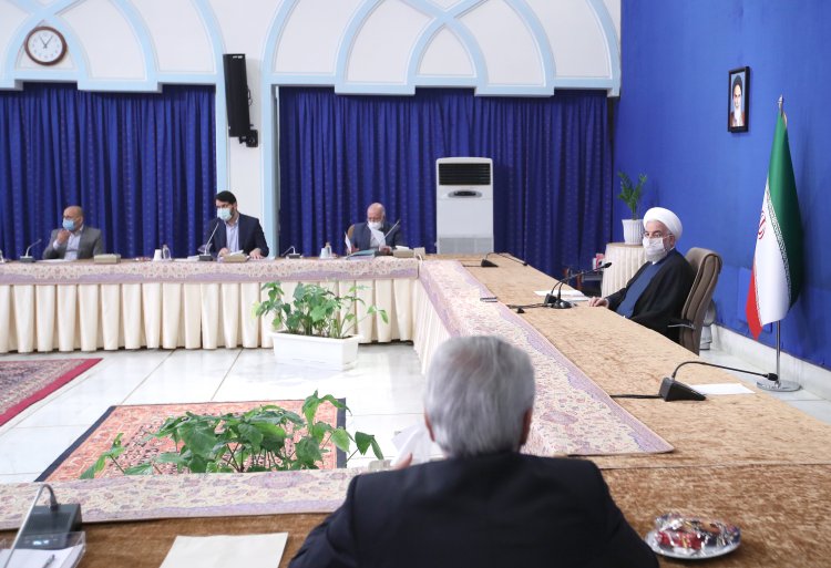 امهال اقساط دریافت کنندگان تسهیلات ارزی و ریالی آسیب‌دیده از کرونا و تحریم‌ها / صدور مجوز استفاده از تسهیلات صندوق برای تبدیل نفت به فرآورده در راستای تحقق شعار سال 