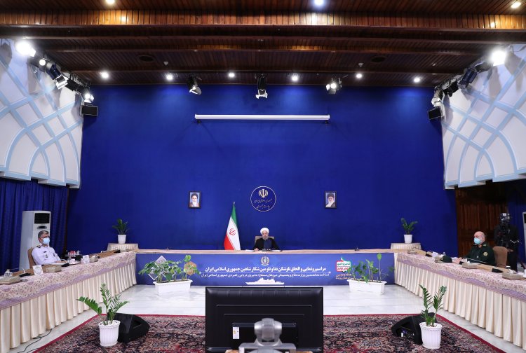 قدرت و توان ایران و نیروهای مسلح ما  صرفا برای بازدارندگی و دفاع پشیمان کننده است/  ایران هیچگاه قصد تجاوز به هیچ کشوری را نداشته و ندارد/  قصد جنگ و تنش نداریم اما در برابر قدرت های متجاوز نیز سر فرود نخواهیم آورد/ آمریکا و اروپا بدانند قدرت هسته ای ما برای ساخت سلاح هسته ای نیست، فعالیت هسته ای ایران کاملا صلح آمیز است / این دولت برغم مشکلات ناشی از تحریم و کرونا دست از توسعه و تقویت نیروهای مسلح کشور برنداشته است /  جاسک به زودی یک بندر صادراتی برای نفت ایران خواهد بود/  توان موشکی ایران قدرتمند تر از گذشته است

